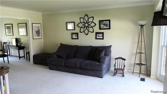 Building Photo - 348 Shellbourne Dr