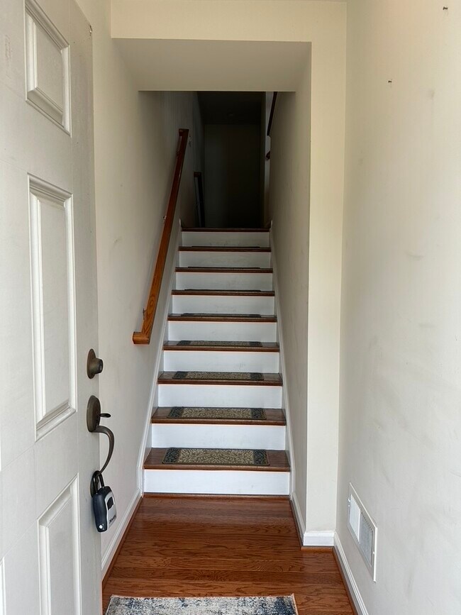 Foto del edificio - 1333 Gilmore St