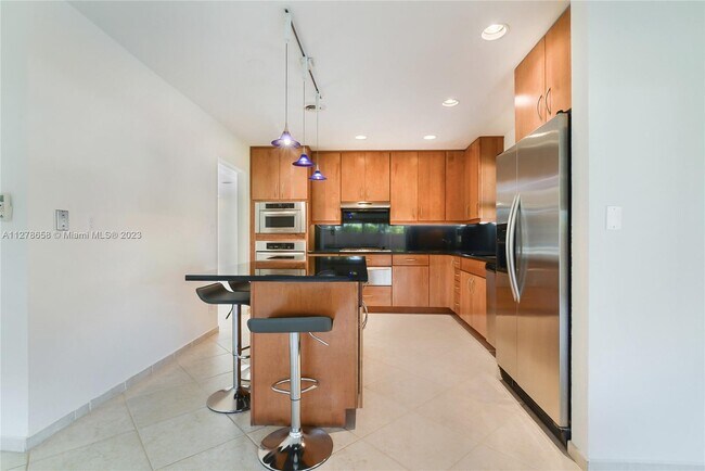 Foto del edificio - 704 N Crescent Dr