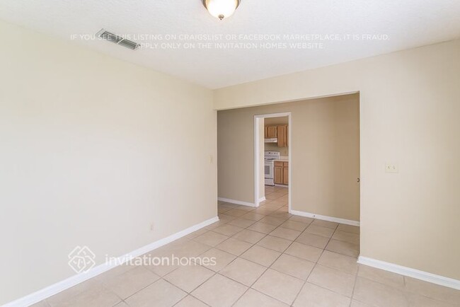 Foto del edificio - 14230 Satinwood Dr