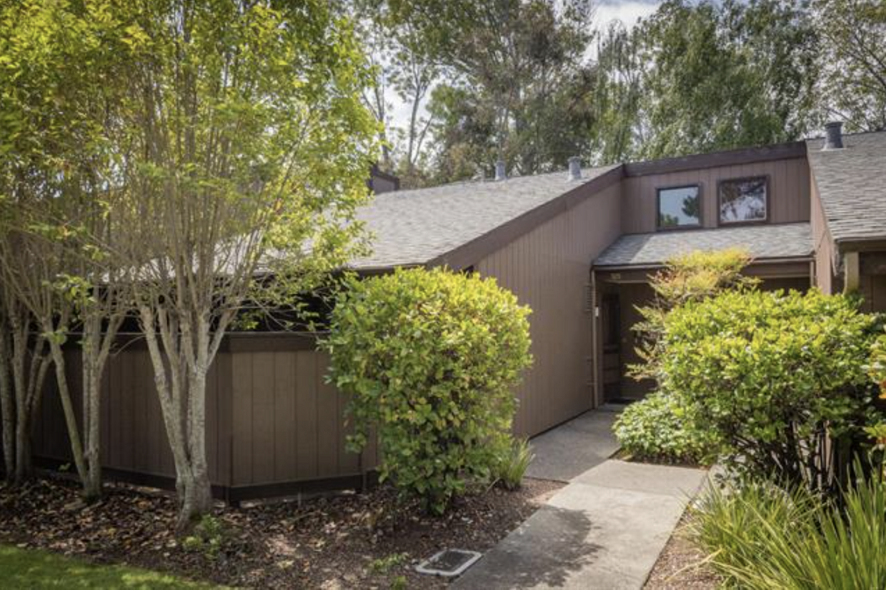 Foto principal - 1125 Crestview Dr