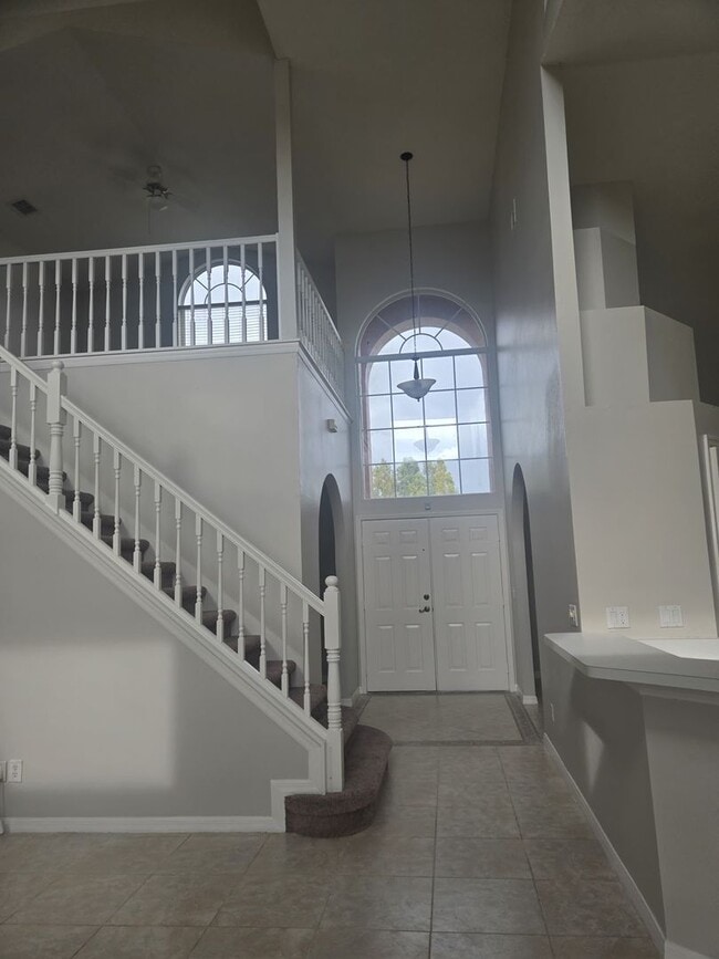 Building Photo - Deerfield - Spacious Home