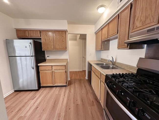 Foto del edificio - 5000 Carriage Way Dr
