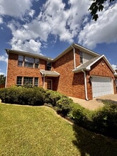 Building Photo - 15 Bluestem Ln
