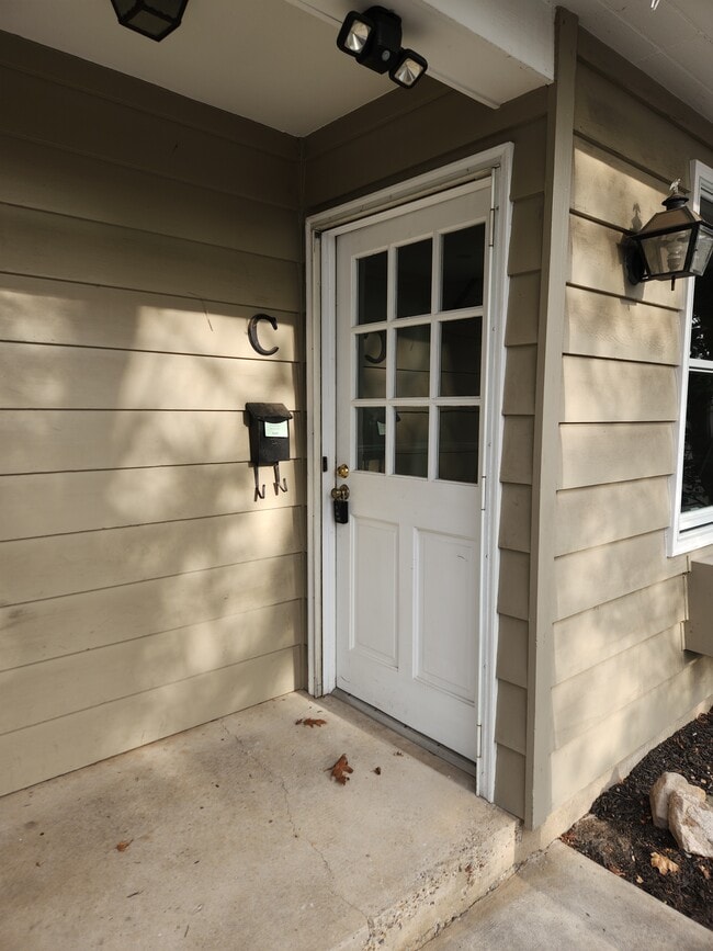 Building Photo - 61 W Oakland Ave