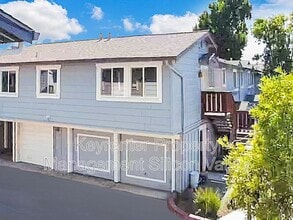 Building Photo - 547 Groth Pl