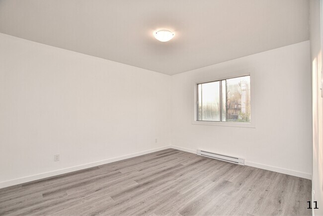Building Photo - 6395 R. Villeneuve
