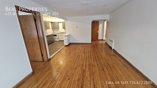 Building Photo - 425 W Bancroft St