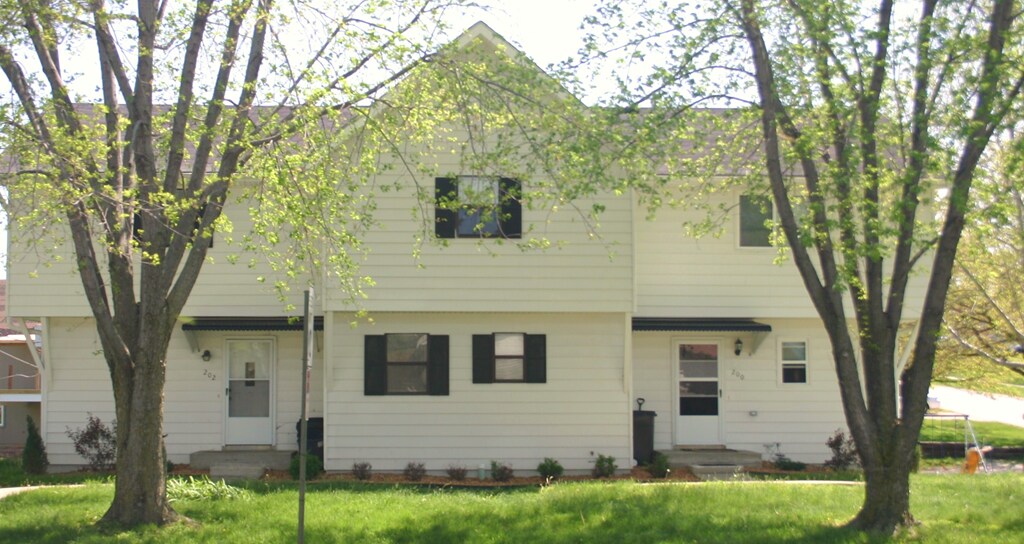Primary Photo - 202 Fawn Valley St