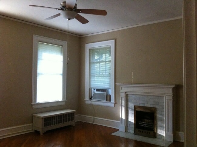 Living room - 1857 S Hull St