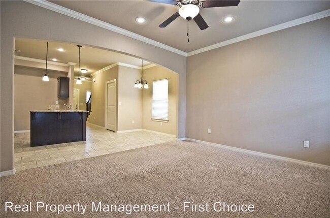 Building Photo - 3 br, 2 bath House - 2634 N Villa Boulevard