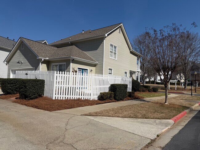 Foto del edificio - 2332 Trellis Ln SE