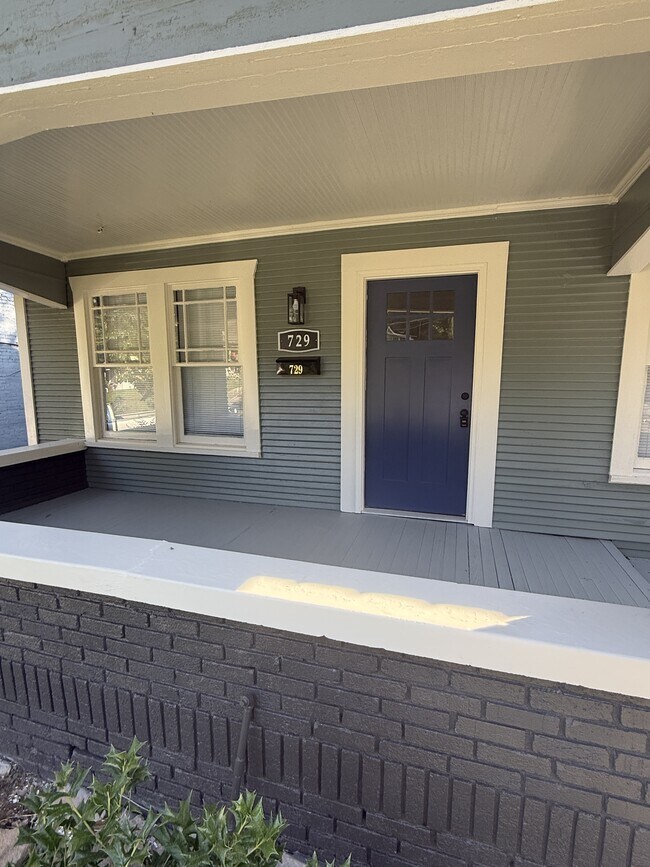 Building Photo - 729 80th Pl S