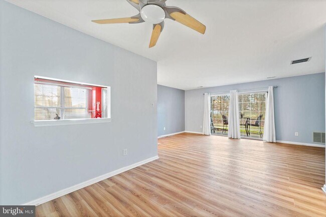 Foto del edificio - 1607 Hawthorne Ct