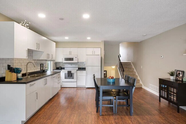 Foto del edificio - 1027 24th Ave NE