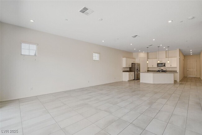Building Photo - 10924 Chipotle Ave