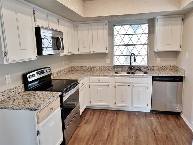 Building Photo - 2752 Meadow Isle Ln