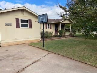 Foto principal - 2750 Clinton St