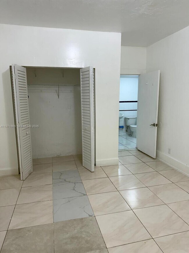 Foto del edificio - 2282 SW 15th St