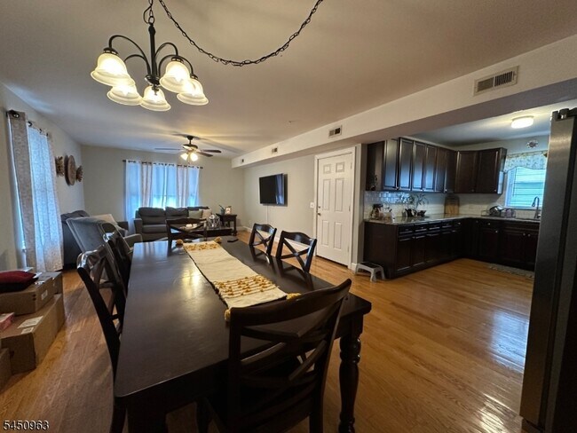 Foto del edificio - 394-396 Sussex St