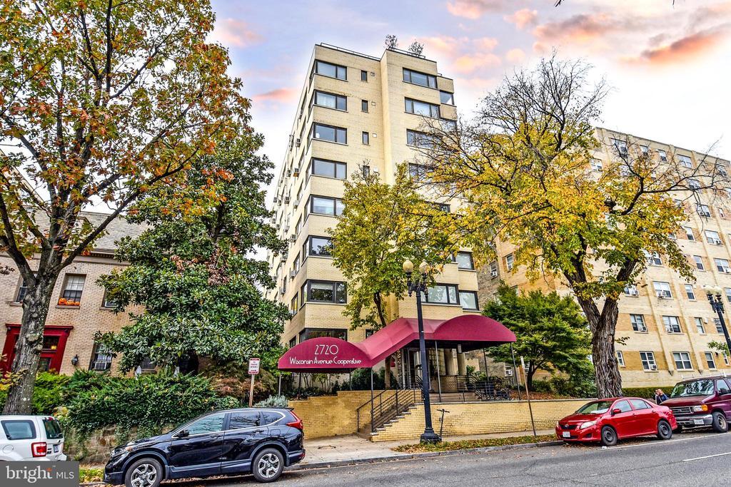 Foto principal - 2720 Wisconsin Ave NW