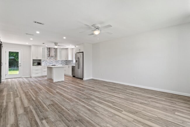 Building Photo - 2884 Bamberg Pl