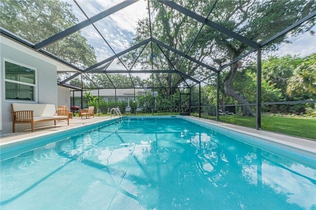 Private Heated Pool - Private Heated Pool House