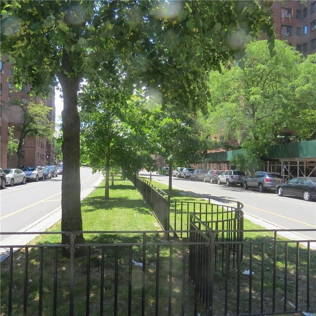 Building Photo - 1651 Metropolitan Ave