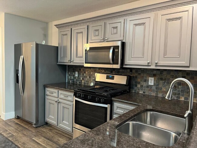 Foto del edificio - 6807 Kingwood Glen Dr