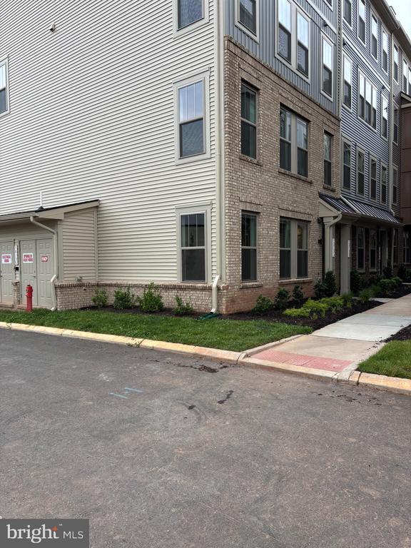 Foto principal - 1013B Mays Ln