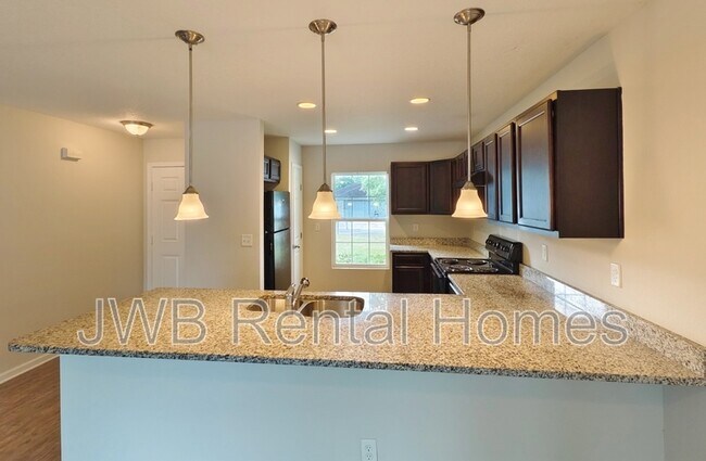 Foto del edificio - 8275 Maple St