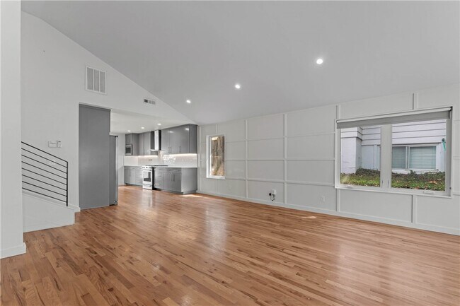 Foto del edificio - 524 W Adams St