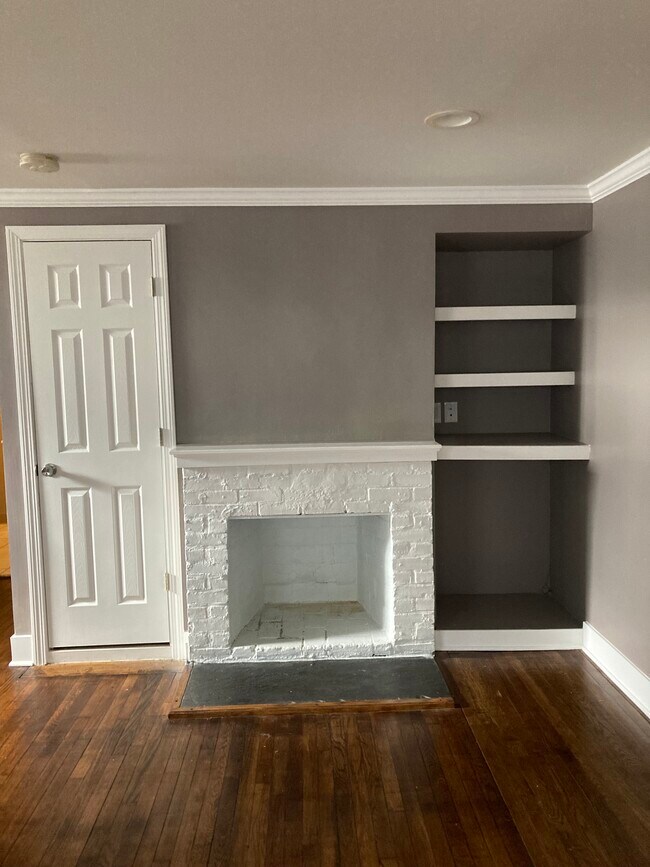 Foto del edificio - 308 Fitchville Rd