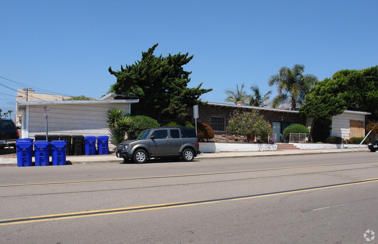 Building Photo - 5130 Mission Blvd
