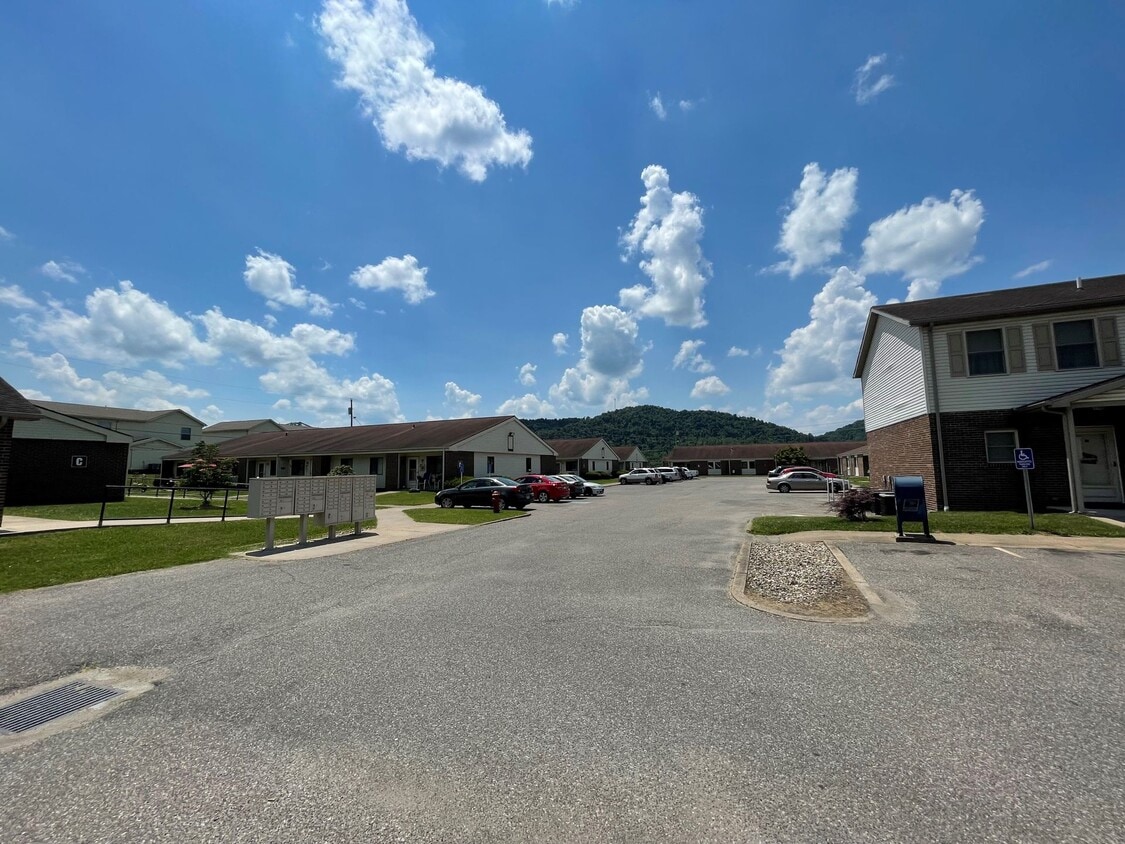 Building Photo - 1 BR 40%