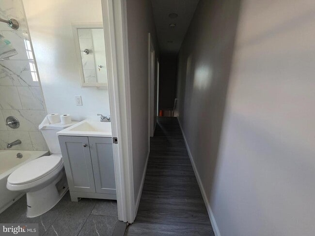 Foto del edificio - 305 Lafayette Ave