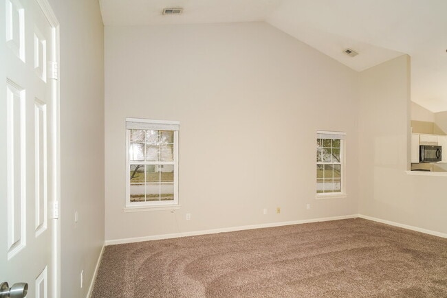Foto del edificio - 5654 Fair Ridge Pl