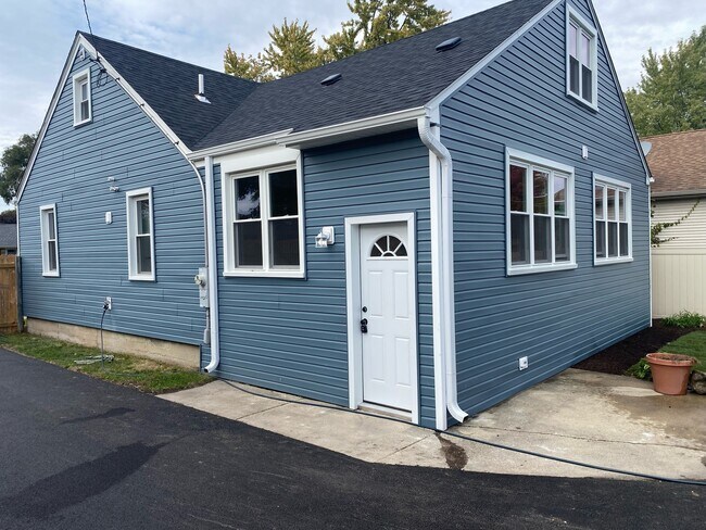 Foto del edificio - 9705 Oak Park Ave