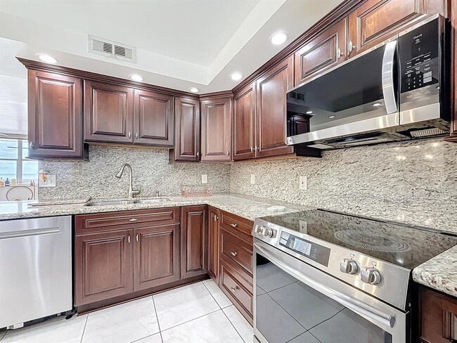 Foto del edificio - 305 N Pompano Beach Blvd