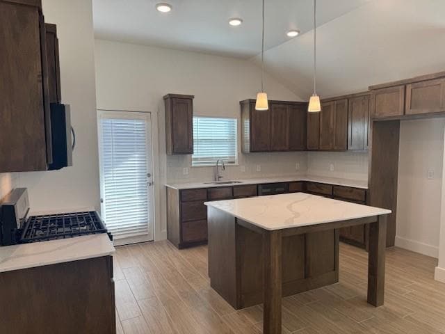 Foto del edificio - 15904 Wolf Crk Wy