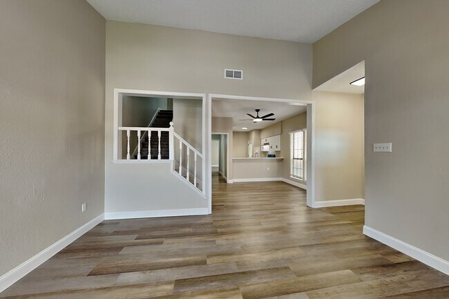 Building Photo - 6204 Alissa Dr