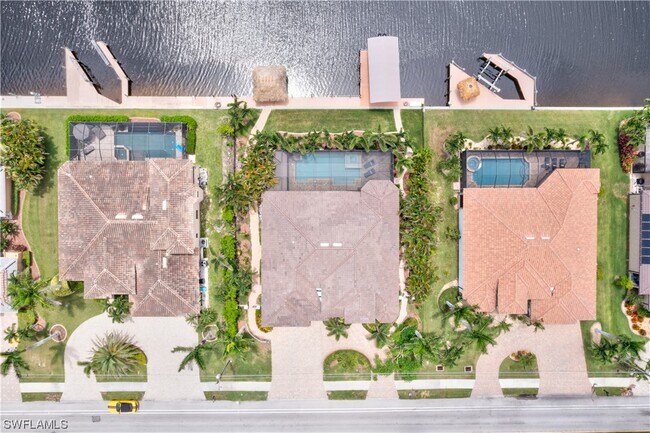 Building Photo - 3604 Surfside Blvd