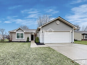 Building Photo - 528 Woodfield Cir