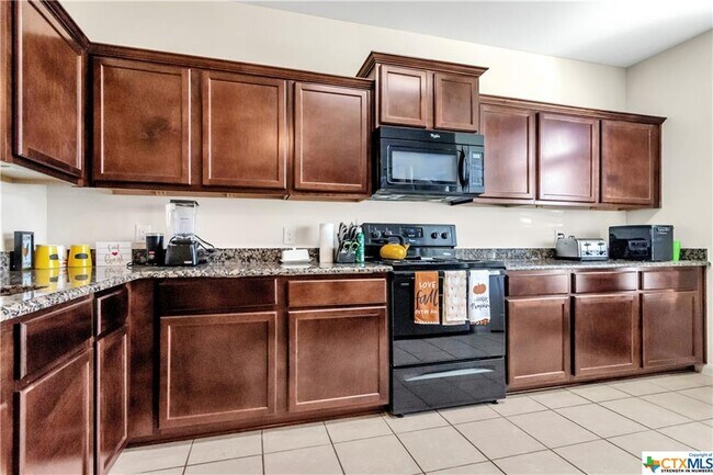 Foto del edificio - 309 Sapphire Ln