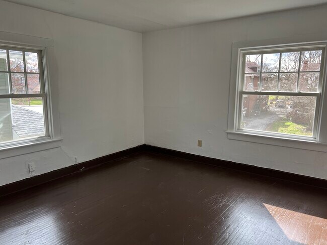 Building Photo - 1098 Miller Ave