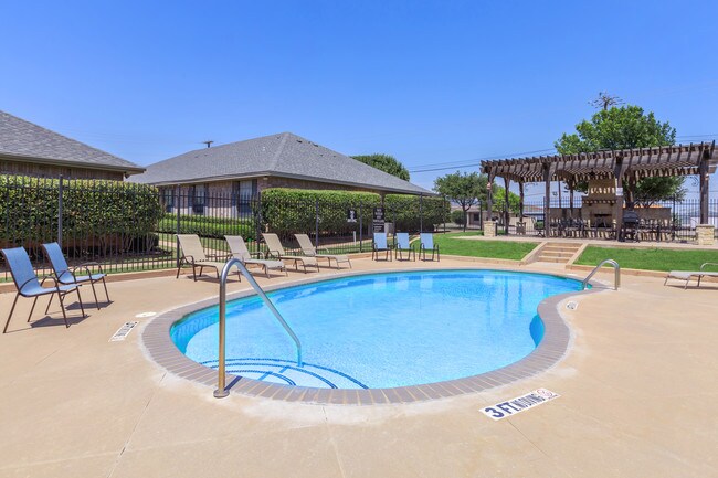 Crescent Plaza Apartments Apartments Wichita Falls, TX