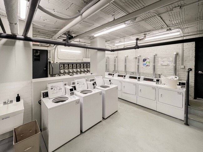 Foto del edificio - 512-20 W. Cornelia