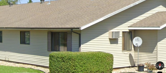 Building Photo - 200 7th Ave