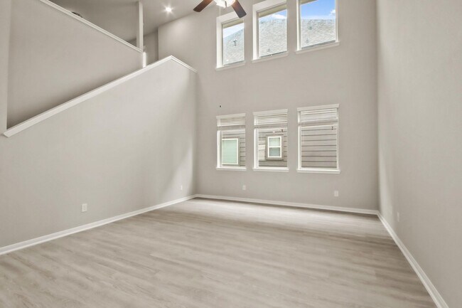 Foto del edificio - 22475 Kinley St