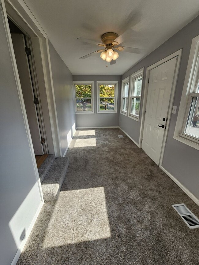 Foto del edificio - 97 E Emerling Ave